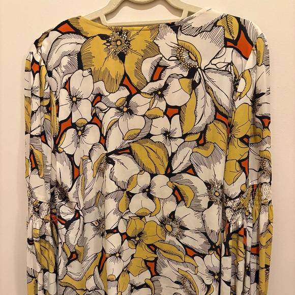 CAbi #3954 Sequel Yellow/Black Blouse - Size Medium - Picture 7 of 8